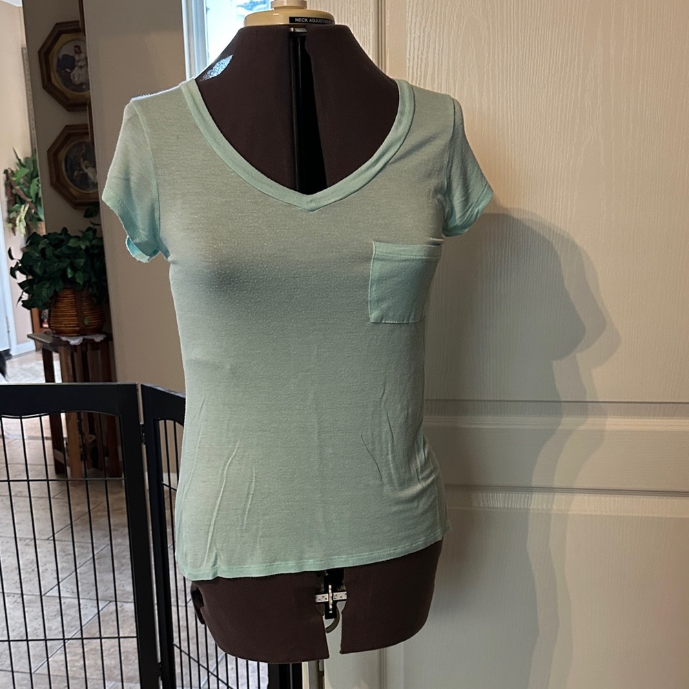 Occasion Light Green V-Neck Short Sleeve Tee